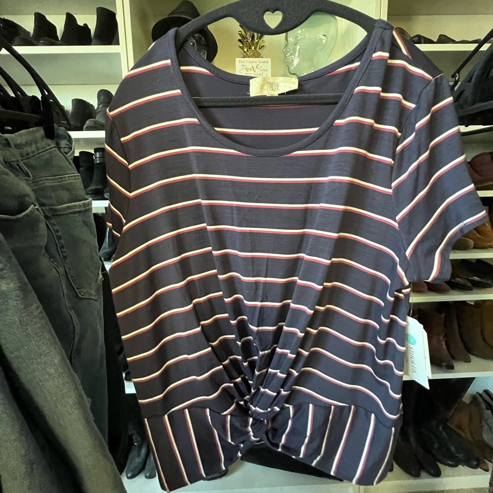 PINQUE KNOT TOP